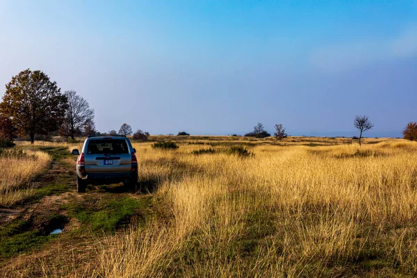 Hungary Mountain Plato Nov 2020 4X4 Suv Touring Open Grass — Stock Photo, Image