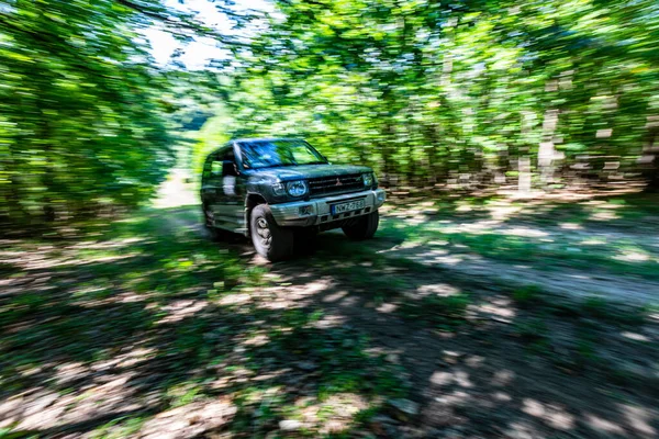 匈牙利马特拉山脉2020年9月6日 不同的四轮驱动车辆在森林轨道上越野旅行 — 图库照片