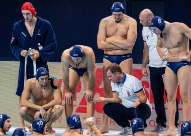 Budapeşte Macaristan 24 Ocak 2020: 34. Erkekler Avrupa sutopu şampiyonası. Takım üyeleri ve koçlar. Karadağ-Macaristan. Macaristan 10-8 kazandı.