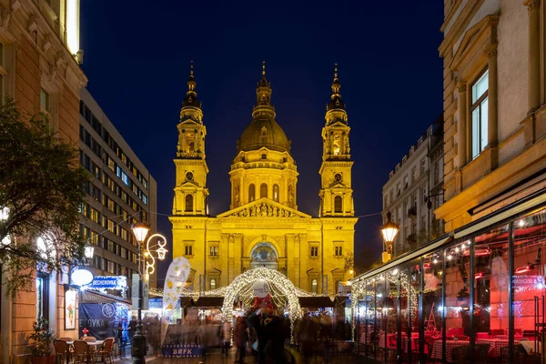 Budapest Hungary Dec 2019 Tourists Enjoy Christmas Lights Steven Basilica — Stock Photo, Image