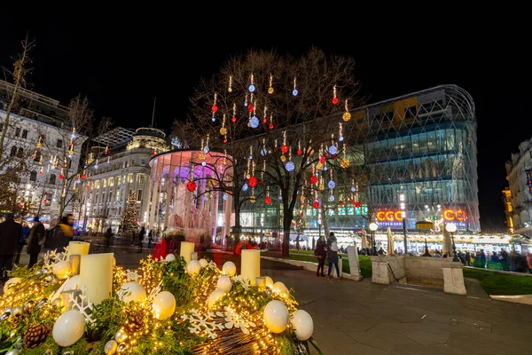 Budapest Hongrie Déc 2019 Les Touristes Apprécient Esprit Noël Spectacle — Photo