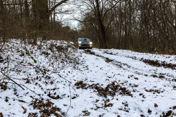 Gerencse Central Mountain Range Ungern Januari 2021 Guldfärg Lyx Suv — Stockfoto