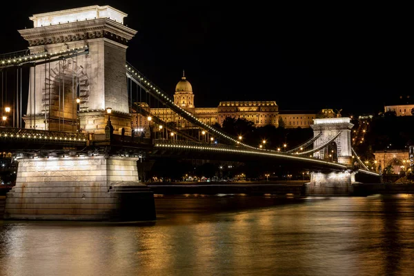 Imponente Castillo Buda Puente Las Cadenas Por Noche Patrimonio Humanidad —  Fotos de Stock