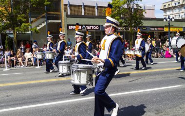Victoria Canada - 22 Mayıs 17: Victoria 'nın en büyük geçit töreni ve Kanada ve ABD' den 100.000 'den fazla insan.