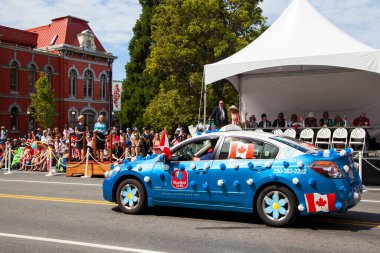 Victoria Canada - 22 Mayıs 17: Victoria 'nın en büyük geçit töreni ve Kanada ve ABD' den 100.000 'den fazla insan.