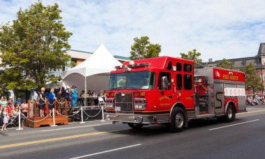 Victoria Canada - 22 Mayıs 17: Victoria 'nın en büyük geçit töreni ve Kanada ve ABD' den 100.000 'den fazla insan.