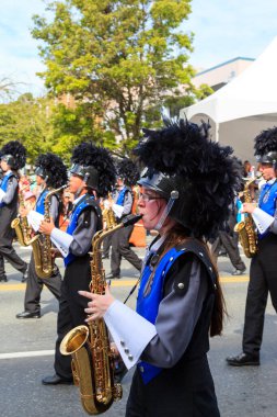 Victoria Canada - 22 Mayıs 17: Victoria 'nın en büyük geçit töreni ve Kanada ve ABD' den 100.000 'den fazla insan.