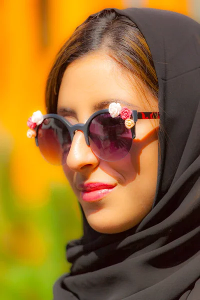 Calgary Kanada Srpna 2014 Modely Zobrazující Módu Arabského Stylu Veřejném — Stock fotografie