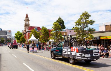 Victoria Canada - 22 Mayıs 17: Victoria 'nın en büyük geçit töreni ve Kanada ve ABD' den 100.000 'den fazla insan.