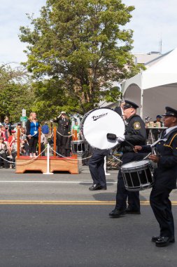 Victoria Canada - 22 Mayıs 17: Victoria 'nın en büyük geçit töreni ve Kanada ve ABD' den 100.000 'den fazla insan.