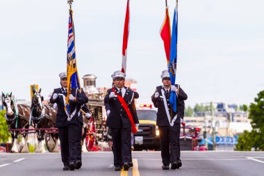 Victoria Canada - 22 Mayıs 17: Victoria 'nın en büyük geçit töreni ve Kanada ve ABD' den 100.000 'den fazla insan.