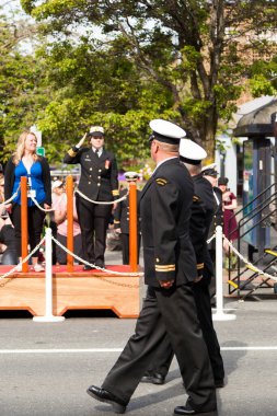 Victoria Canada - 22 Mayıs 17: Victoria 'nın en büyük geçit töreni ve Kanada ve ABD' den 100.000 'den fazla insan.