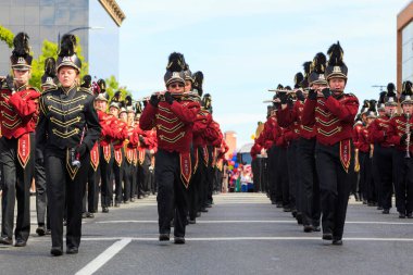 Victoria Canada - 22 Mayıs 17: Victoria 'nın en büyük geçit töreni ve Kanada ve ABD' den 100.000 'den fazla insan.