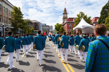 Victoria Canada - 22 Mayıs 17: Victoria 'nın en büyük geçit töreni ve Kanada ve ABD' den 100.000 'den fazla insan.
