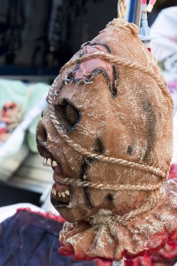 Bir kasabın kafasını kapatın.