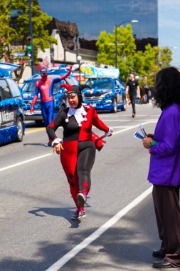 Victoria Canada - 22 Mayıs 17: Victoria 'nın en büyük geçit töreni ve Kanada ve ABD' den 100.000 'den fazla insan.