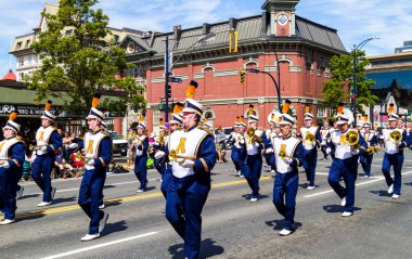 Victoria Canada - 22 Mayıs 17: Victoria 'nın en büyük geçit töreni ve Kanada ve ABD' den 100.000 'den fazla insan.