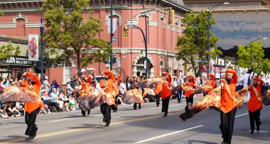 Victoria Canada - 22 Mayıs 17: Victoria 'nın en büyük geçit töreni ve Kanada ve ABD' den 100.000 'den fazla insan.