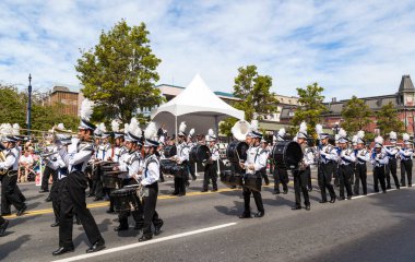 Victoria Canada - 22 Mayıs 17: Victoria 'nın en büyük geçit töreni ve Kanada ve ABD' den 100.000 'den fazla insan.