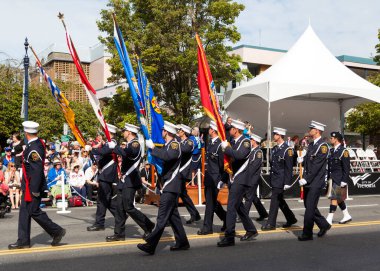 Victoria Canada - 22 Mayıs 17: Victoria 'nın en büyük geçit töreni ve Kanada ve ABD' den 100.000 'den fazla insan.