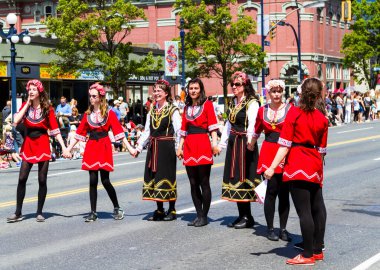 Victoria Canada - 22 Mayıs 17: Victoria 'nın en büyük geçit töreni ve Kanada ve ABD' den 100.000 'den fazla insan.