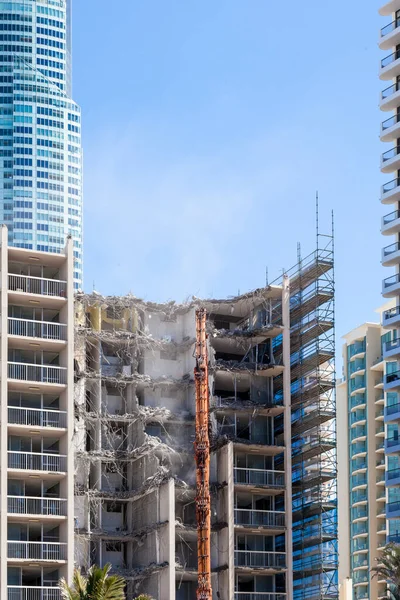 Gold Coast Říjen Demolice Starší Bytový Dům Zlepšit Pohled Ostatní — Stock fotografie