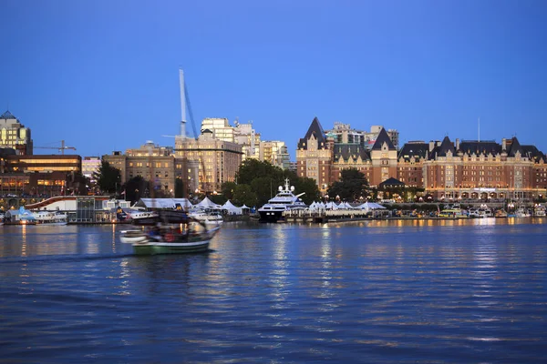 Victoria Kanada August 2016 Victorias Straßenlaternen Spiegeln Sich Wasser Binnenhafen — Stockfoto