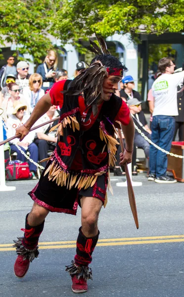 Victoria Canada May 2017 First Nation Dancers Victoria Day Parade — Stockfoto