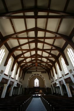 Şehrin eski katedralinin içinde.