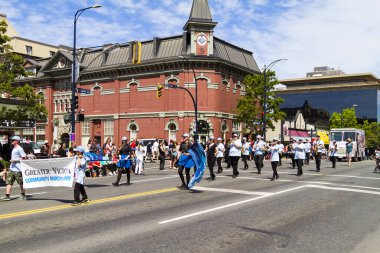 Victoria Canada - 22 Mayıs 17: Victoria 'nın en büyük geçit töreni ve Kanada ve ABD' den 100.000 'den fazla insan.