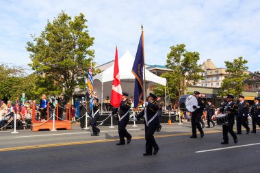 Victoria Canada - 22 Mayıs 17: Victoria 'nın en büyük geçit töreni ve Kanada ve ABD' den 100.000 'den fazla insan.