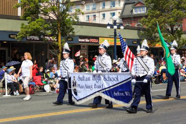 Victoria Canada - 22 Mayıs 17: Victoria 'nın en büyük geçit töreni ve Kanada ve ABD' den 100.000 'den fazla insan.