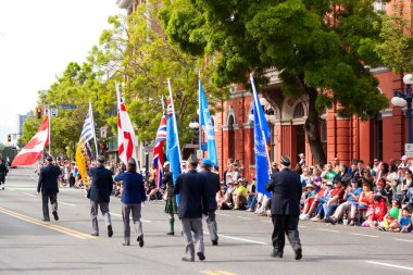 Victoria Canada - 22 Mayıs 17: Victoria 'nın en büyük geçit töreni ve Kanada ve ABD' den 100.000 'den fazla insan.