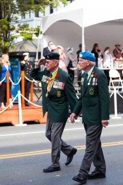 Victoria Canada - 22 Mayıs 17: Victoria 'nın en büyük geçit töreni ve Kanada ve ABD' den 100.000 'den fazla insan.