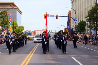Victoria Canada - 22 Mayıs 17: Victoria 'nın en büyük geçit töreni ve Kanada ve ABD' den 100.000 'den fazla insan.