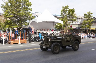 Victoria Canada - 22 Mayıs 17: Victoria 'nın en büyük geçit töreni ve Kanada ve ABD' den 100.000 'den fazla insan.