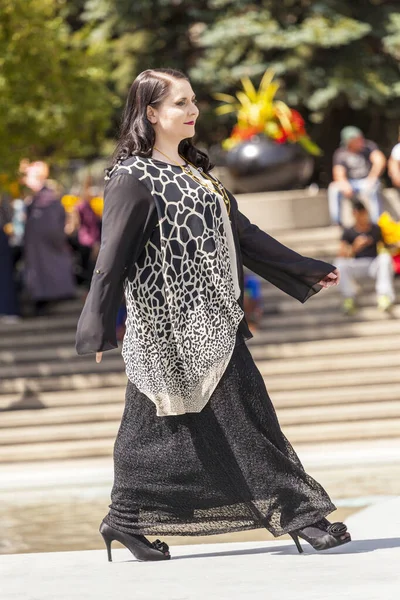 Calgary Canadá Agosto 2014 Modelo Que Muestra Moda Estilo Árabe —  Fotos de Stock