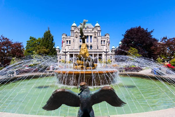 Fountain Parliment Building Victoria — Stock Photo, Image