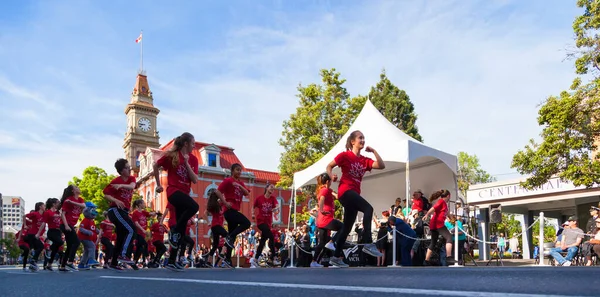 Victoria Canada Μάιος Μεγαλύτερη Παρέλαση Της Βικτώριας Και Προσελκύει Πάνω — Φωτογραφία Αρχείου