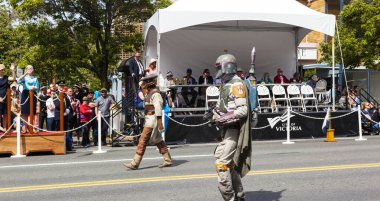 Victoria Canada - 22 Mayıs 17: Victoria 'nın en büyük geçit töreni ve Kanada ve ABD' den 100.000 'den fazla insan.