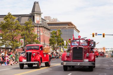 Victoria Canada - 22 Mayıs 17: Victoria 'nın en büyük geçit töreni ve Kanada ve ABD' den 100.000 'den fazla insan.