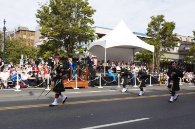 Victoria Canada - 22 Mayıs 17: Victoria 'nın en büyük geçit töreni ve Kanada ve ABD' den 100.000 'den fazla insan.