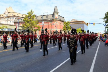Victoria Canada - 22 Mayıs 17: Victoria 'nın en büyük geçit töreni ve Kanada ve ABD' den 100.000 'den fazla insan.