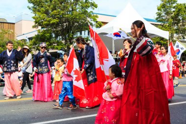 Victoria Canada - 22 Mayıs 17: Victoria 'nın en büyük geçit töreni ve Kanada ve ABD' den 100.000 'den fazla insan.