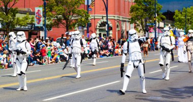 Victoria Canada - 22 Mayıs 17: Victoria 'nın en büyük geçit töreni ve Kanada ve ABD' den 100.000 'den fazla insan.