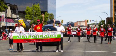 Victoria Canada - 22 Mayıs 17: Victoria 'nın en büyük geçit töreni ve Kanada ve ABD' den 100.000 'den fazla insan.