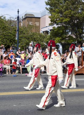 Victoria Canada - 22 Mayıs 17: Victoria 'nın en büyük geçit töreni ve Kanada ve ABD' den 100.000 'den fazla insan.
