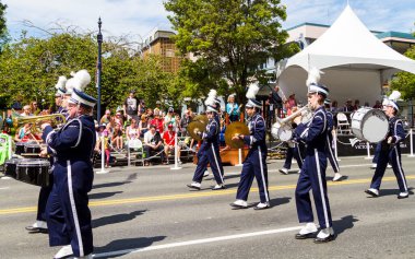 Victoria Canada - 22 Mayıs 17: Victoria 'nın en büyük geçit töreni ve Kanada ve ABD' den 100.000 'den fazla insan.