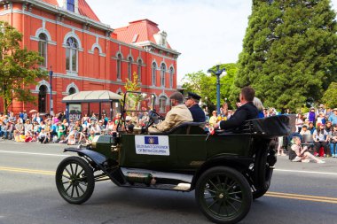 Victoria Canada - 22 Mayıs 17: Victoria 'nın en büyük geçit töreni ve Kanada ve ABD' den 100.000 'den fazla insan.