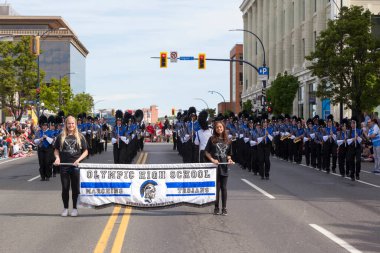 Victoria Canada - 22 Mayıs 17: Victoria 'nın en büyük geçit töreni ve Kanada ve ABD' den 100.000 'den fazla insan.